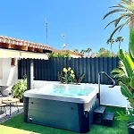 Oasis With Jacuzzi Feriehus *