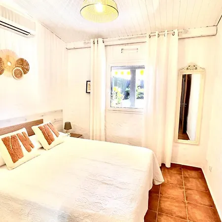 Vakantiehuis Oasis With Jacuzzi