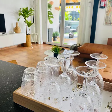 Oasis With Jacuzzi Vakantiehuis *