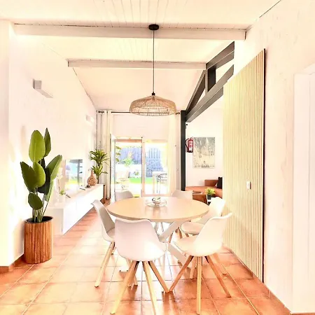 펜션 Oasis With Jacuzzi 플라야 델 잉글스