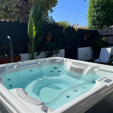 Oasis With Jacuzzi Будинок відпочинку Плайя-дель-Інглес
