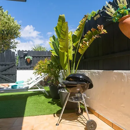 Oasis With Jacuzzi *