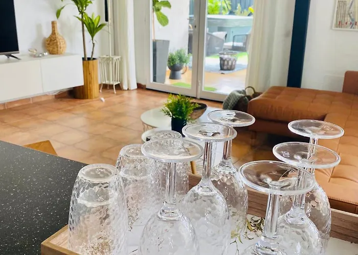 Oasis With Jacuzzi بيت للعطل *