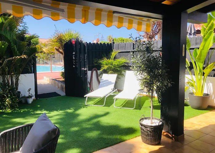 Oasis With Jacuzzi *