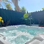 Oasis With Jacuzzi Playa del Ingles (Gran Canaria)