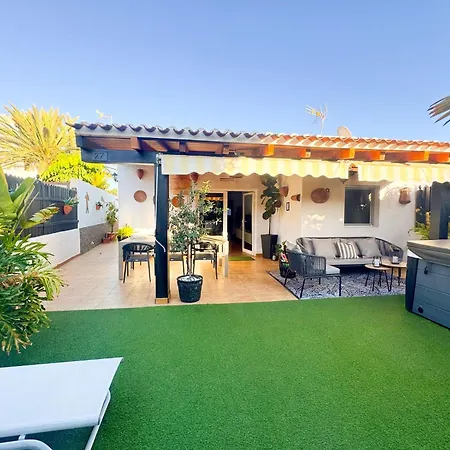 Oasis With Jacuzzi Nyaraló *