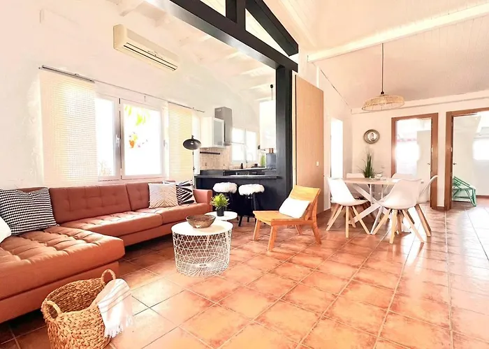 Oasis With Jacuzzi *