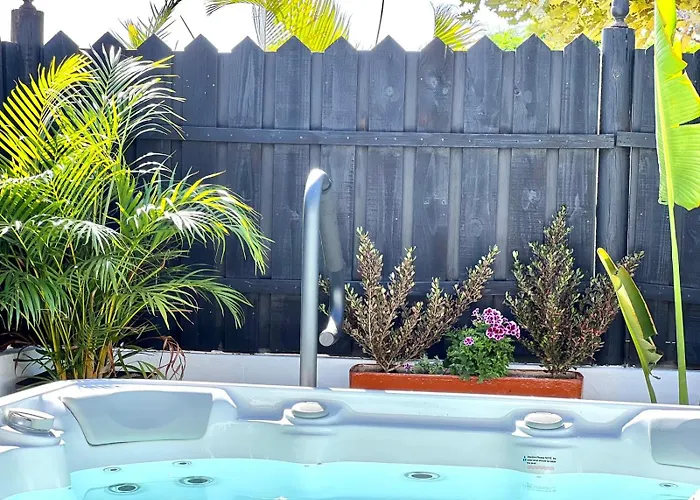 Vakantiehuis Oasis With Jacuzzi *